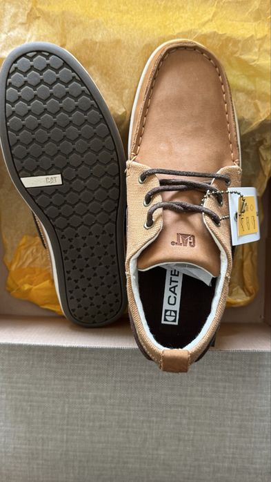 Sapatos CAT N 40 novos