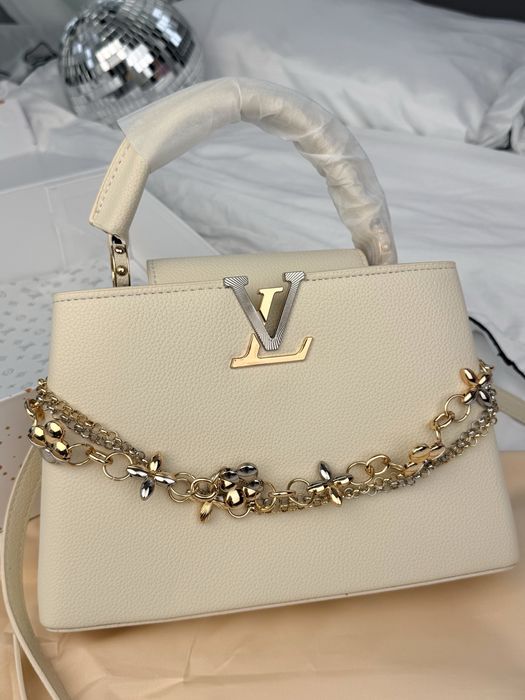 Сумка Louis Vuitton Capucines BB Cream
