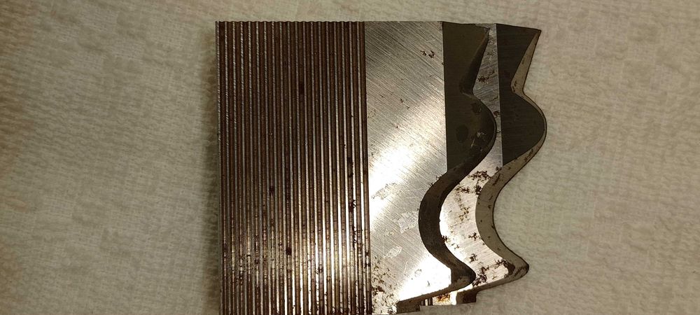 Głowica frezarska do drewna na noże {frezy} ryflowane