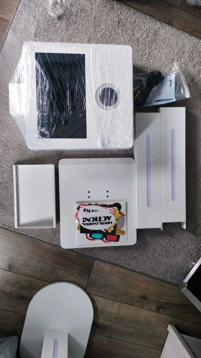 Fotobudka ekran 15,6 cala NOWA, wbudowany komputer + walizka transpor.