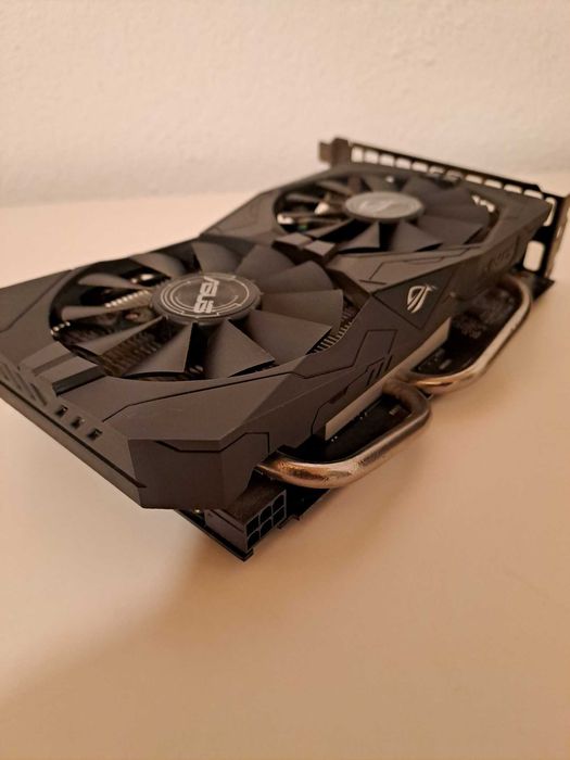 Placa gráfica Asus ROG AMD Radeon RX 560 4GB GDDR5