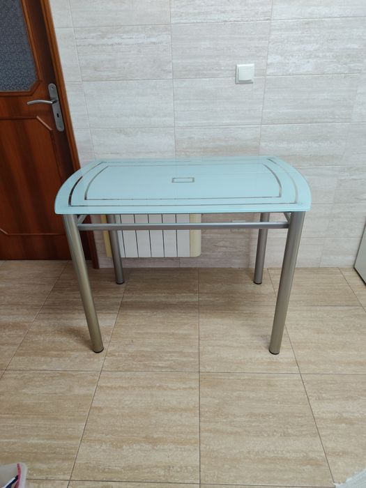 Mesa de cozinha em vidro