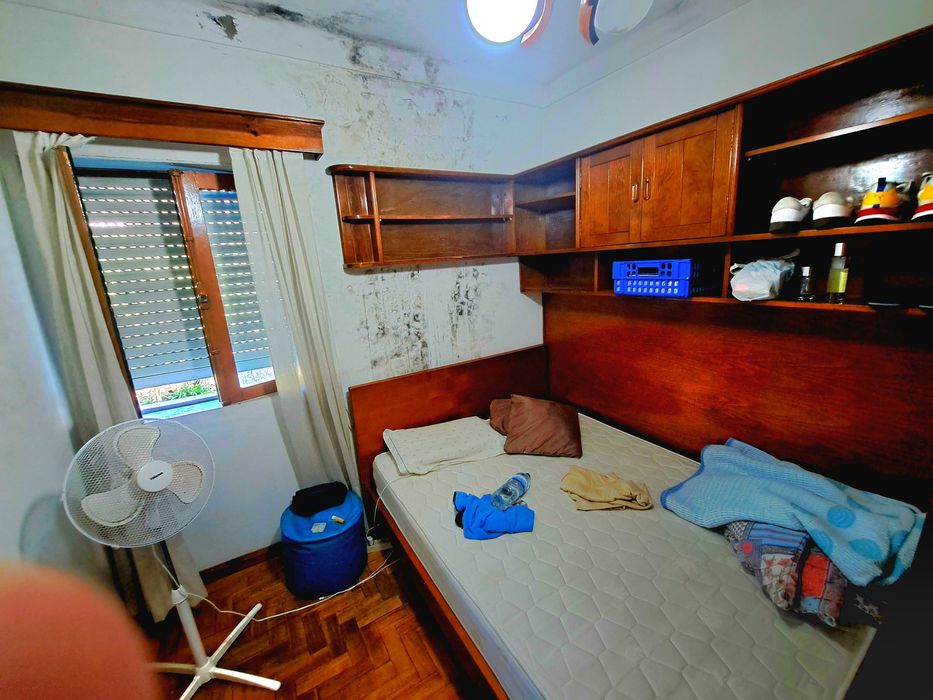 Guarda vestidos mais estante