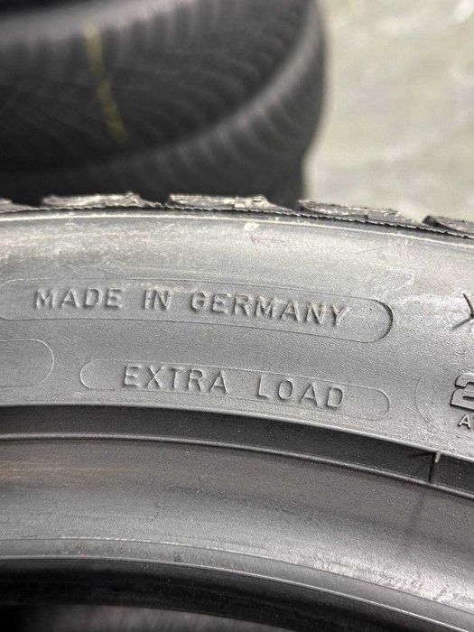 Зимові шини 245/45 R18 100V XL GOODYEAR ULTRAGRIP 8 PERFORMANCE * MO (Demo)