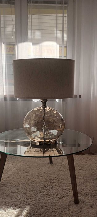 Lampa ze szklaną podstawą