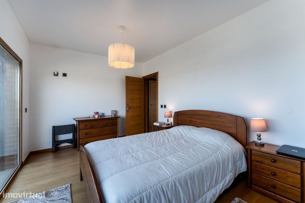 Apartamento T2 Duplex, S. Pedro da Cadeira