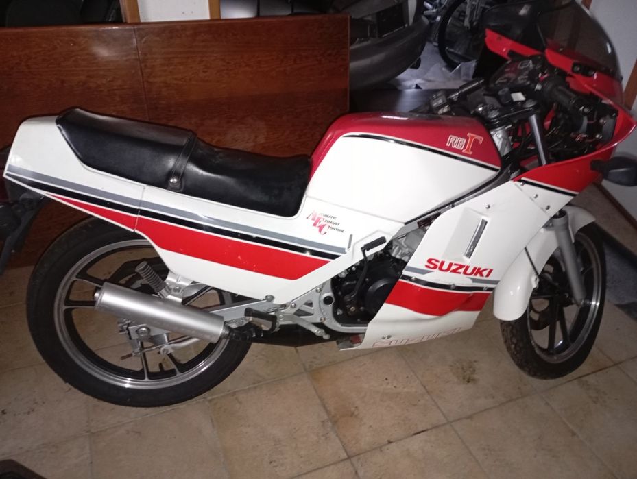 Yamaha 125 RD. (doc suíços)