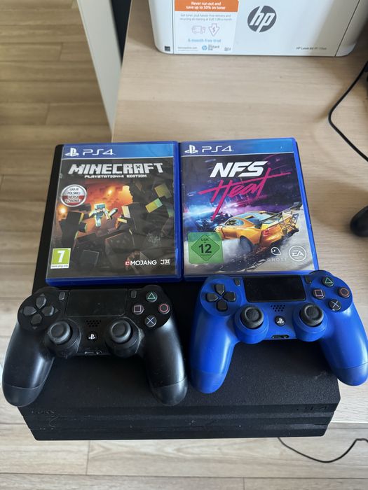 PS4 PRO 1TB / 3 pady / dwie gry / wyczyszczona konsola