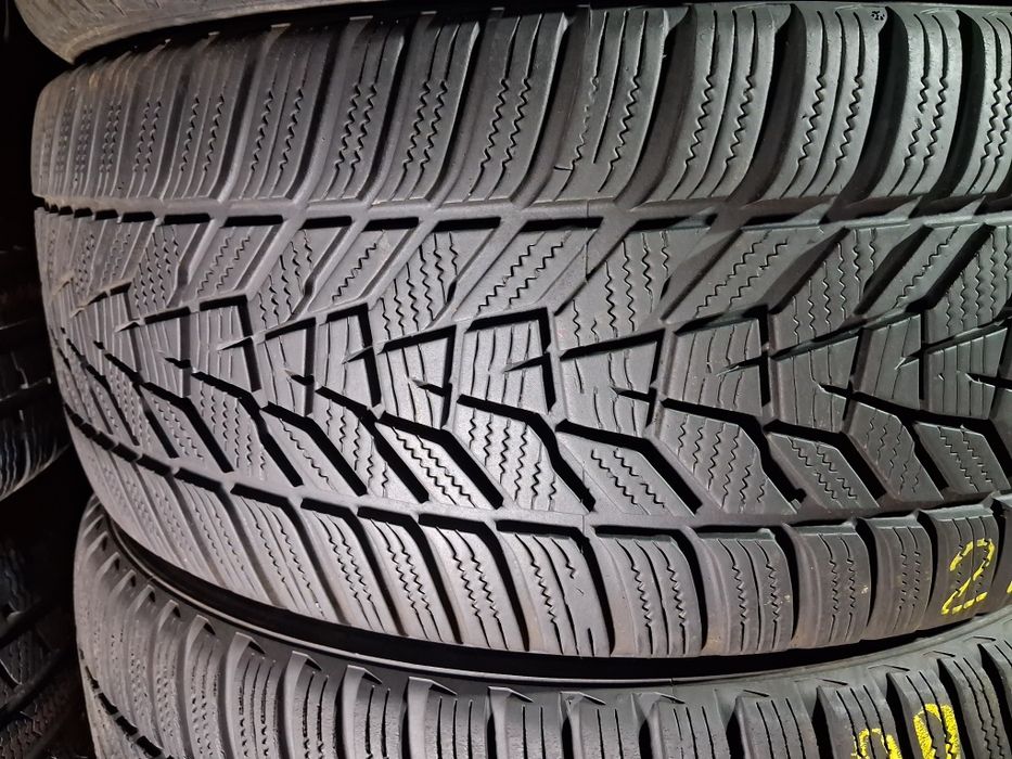 235/45 R18 Hankook Icept evo 3