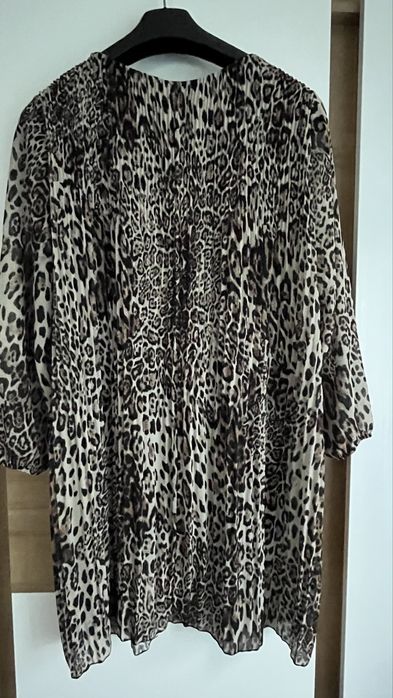 Damska sukienka panterka plisowana