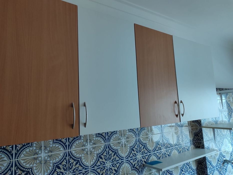 Móveis de cozinha com balcão incluído