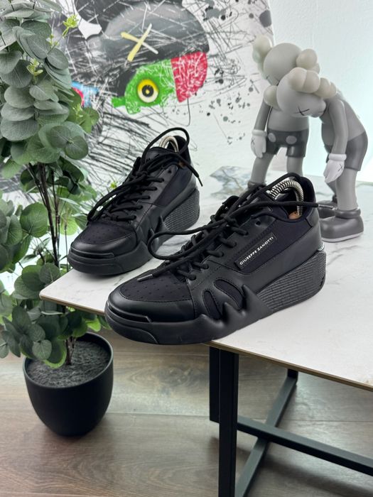 Кросівки шкіряні Giuseppe Zanotti 38.5 розмір Е15452