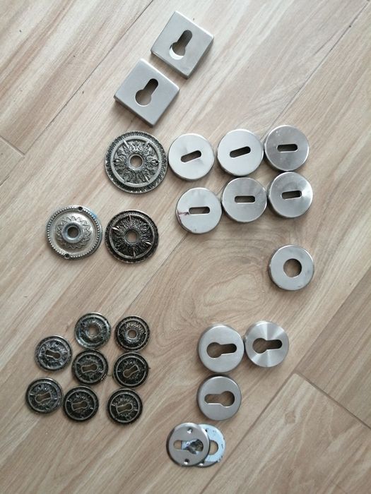 Dobradiças, puxadores espelhos de fechaduras etc. Novos*