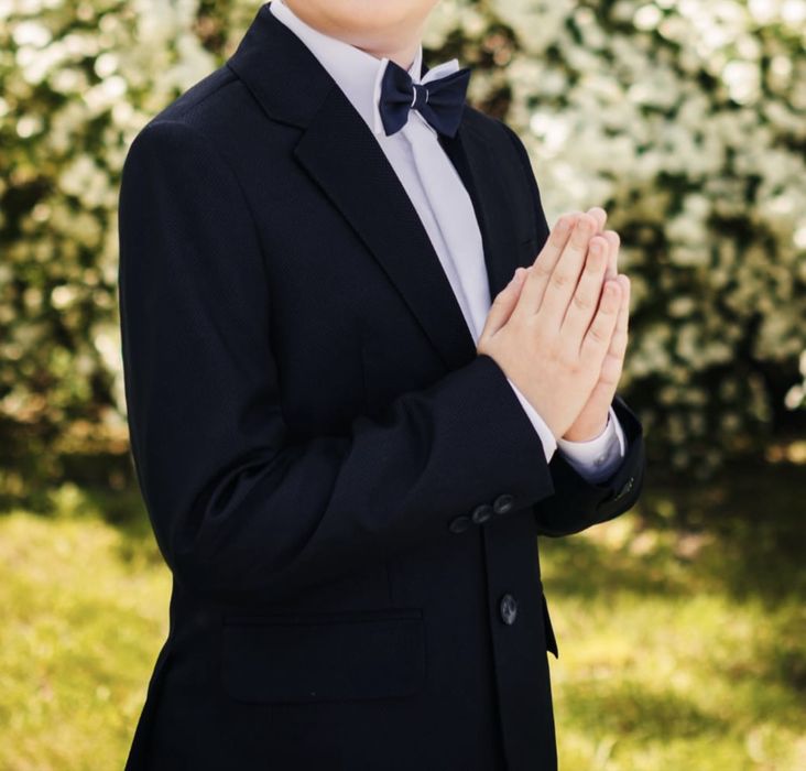 Garnitur komunijny(garnitur,koszula,pantofle,mucha,poszetka,pasek)