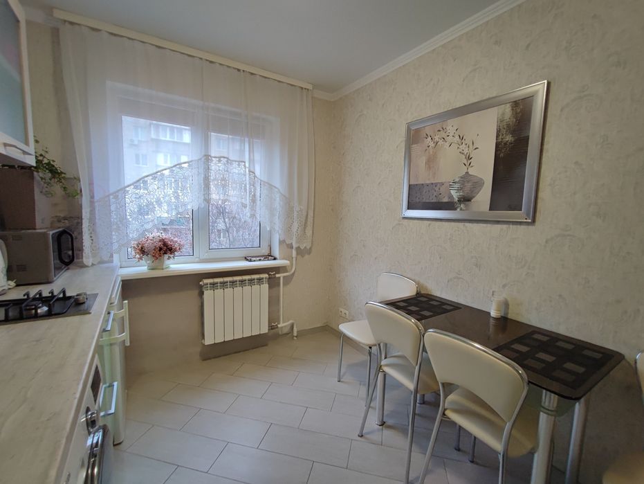 1-кімнатна, Липківського 3, 5 хв залізничний вокзал, від власника