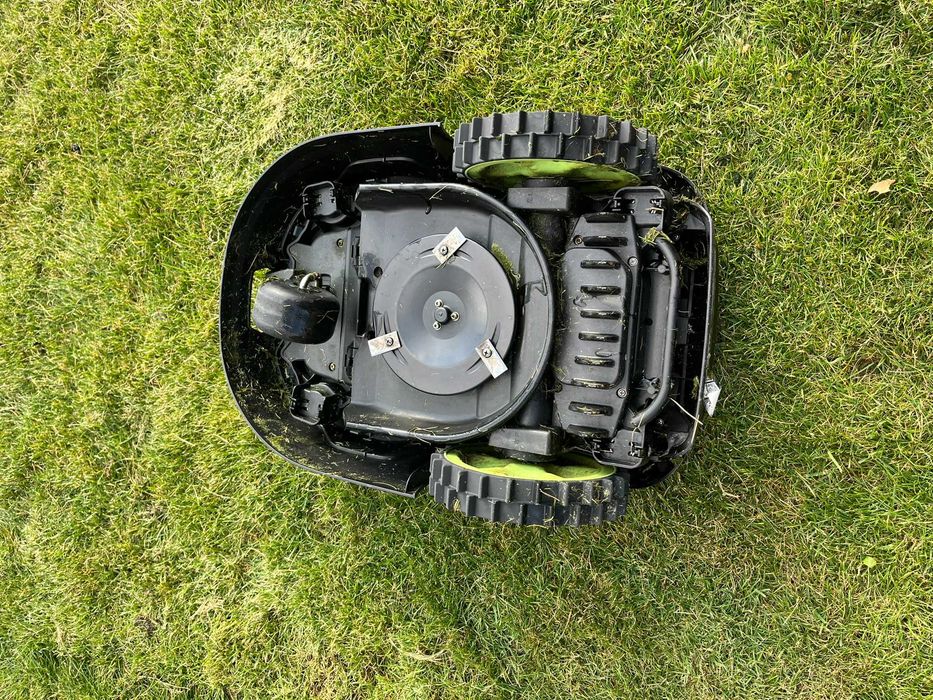 Robot koszący kosiarka automatyczna 600 m2 STALCO RMP650 wi-fi bluetooth