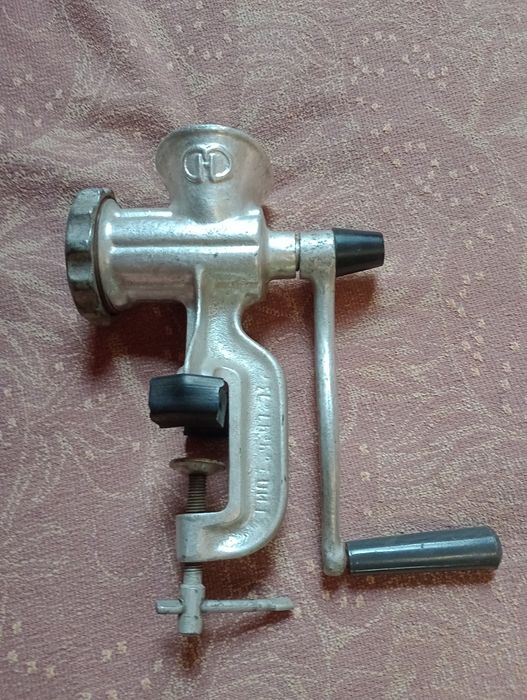 Мясорубка ручная