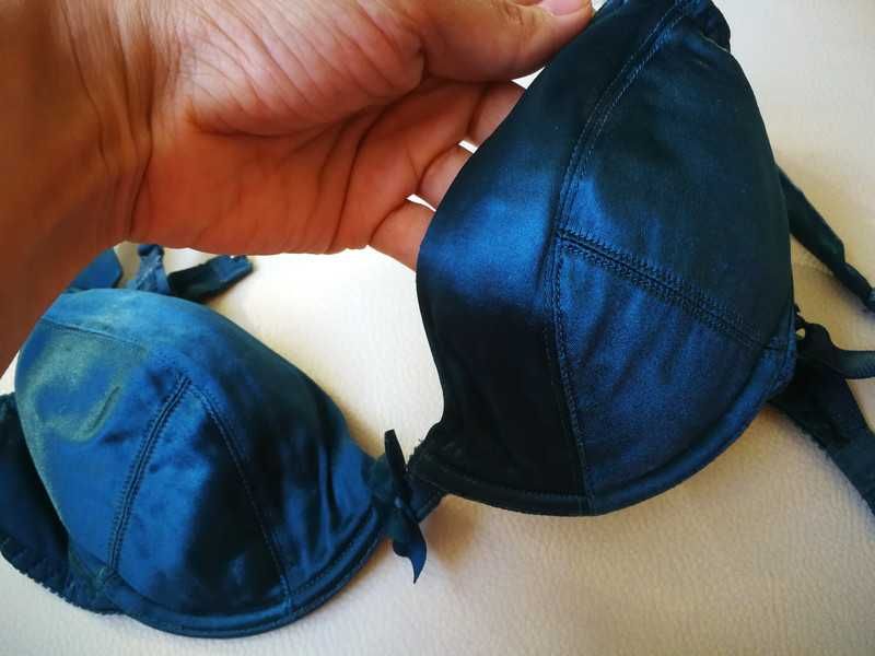 Turkusowy biustonosz Triumph 75A