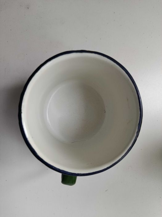 Эмалированная кружка армейская