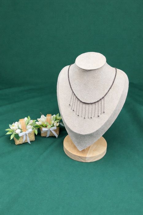 Чокер з гематиту з ланцюжками.