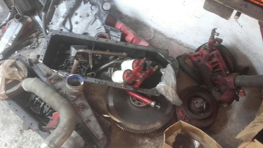 Obudowa rozrządu silnika d358 Koło zamachowe kolektor