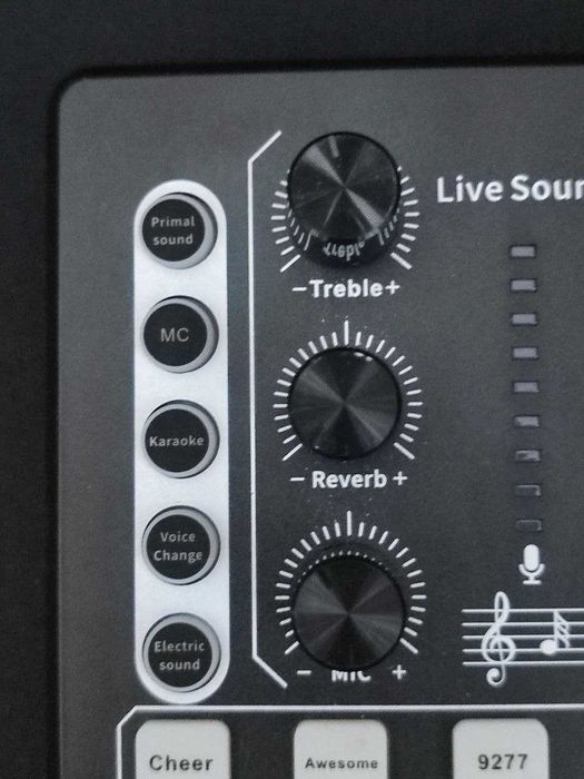 Mesa de Som (Interface) para Live Streaming