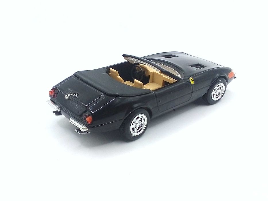 Ferrari 365 GTB/4 - skala 1:43 RIO