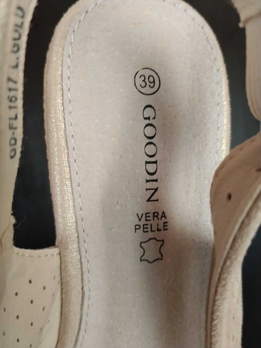 Sandały na koturnie Goodin r.39 Nowe.