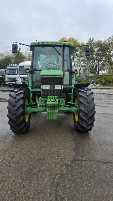 Свіжопривезений трактор Джон дір