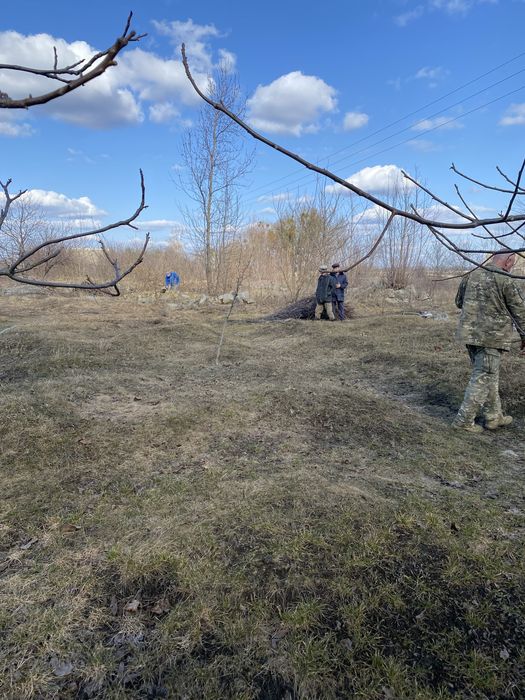 Продам участок 10 соток під будівництво