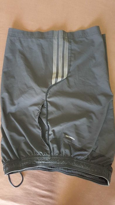 Спортивные шорты Adidas