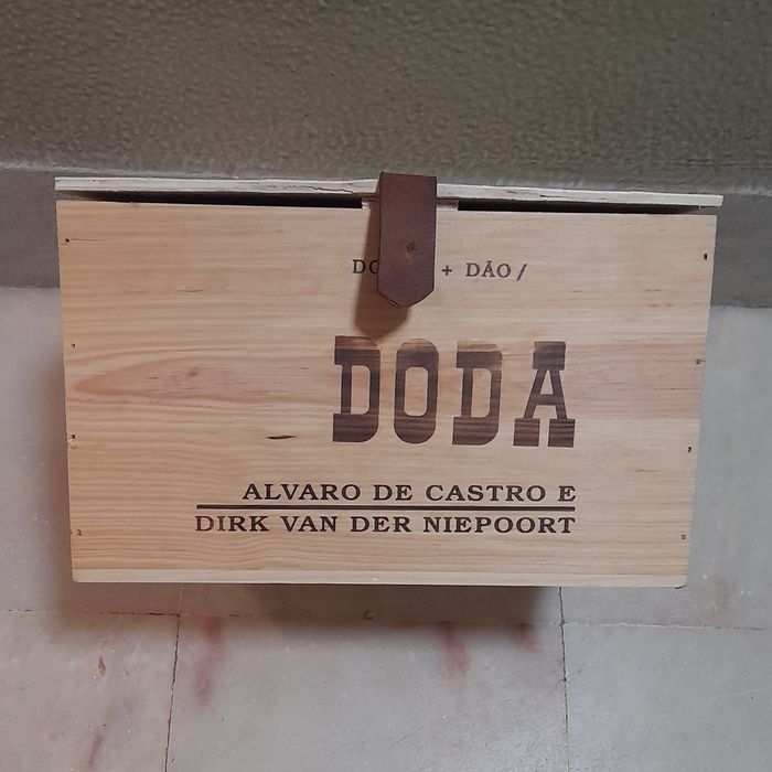 Caixa para vinhos ou arrumos