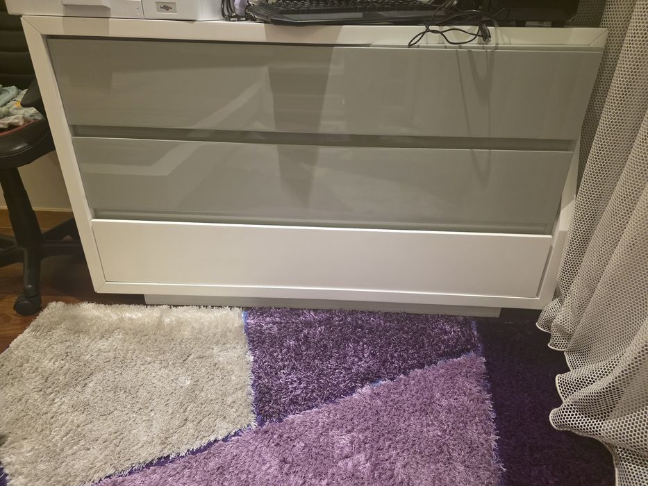 Mobilia quarto com comoda com espelho e 2 cabeceiras