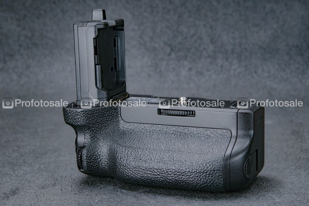 Батарейный блок (бустер) Sony VG-C4EM