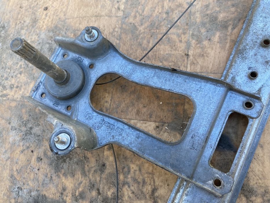 Bmw e46. Стеклоподъемник задний левой двери для Бмв. Склопідіймач