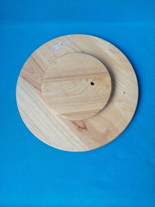 Дерев'яна підставка, що обертається, для страв торту тістечок нарізки