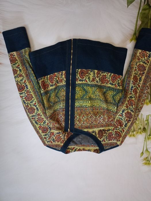 Жіночій костюм, розмір XL.