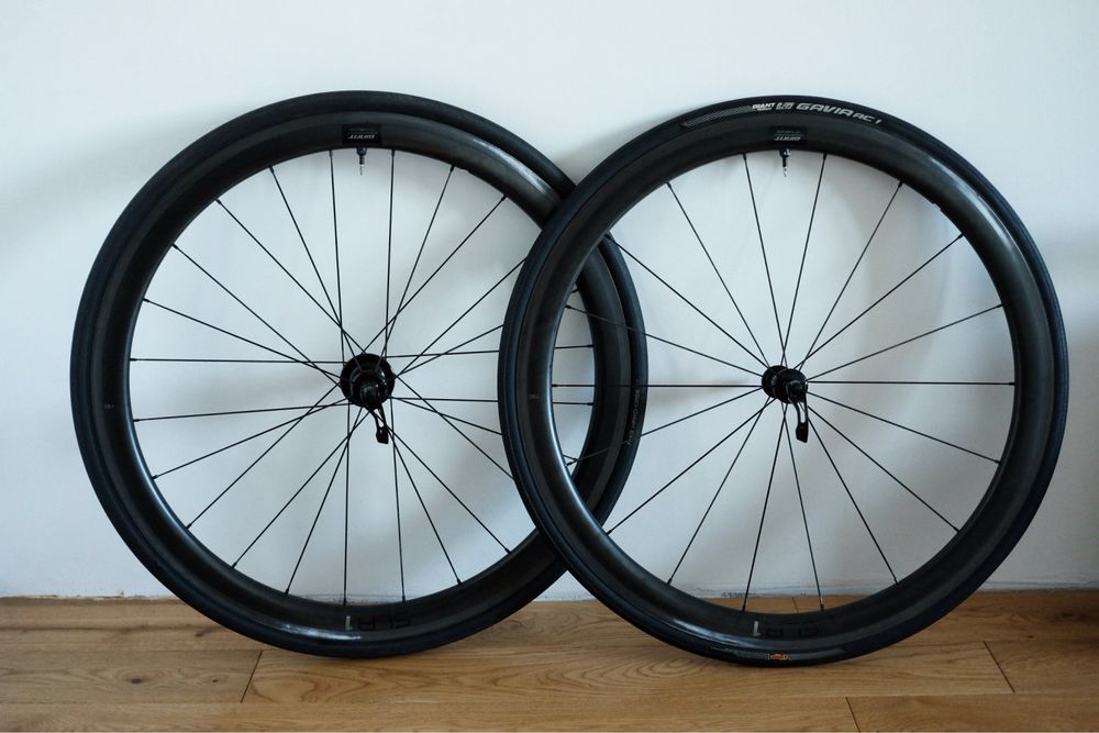Карбонові колеса GIANT SLR1 42MM RB HOOKLESS під обідні гальма