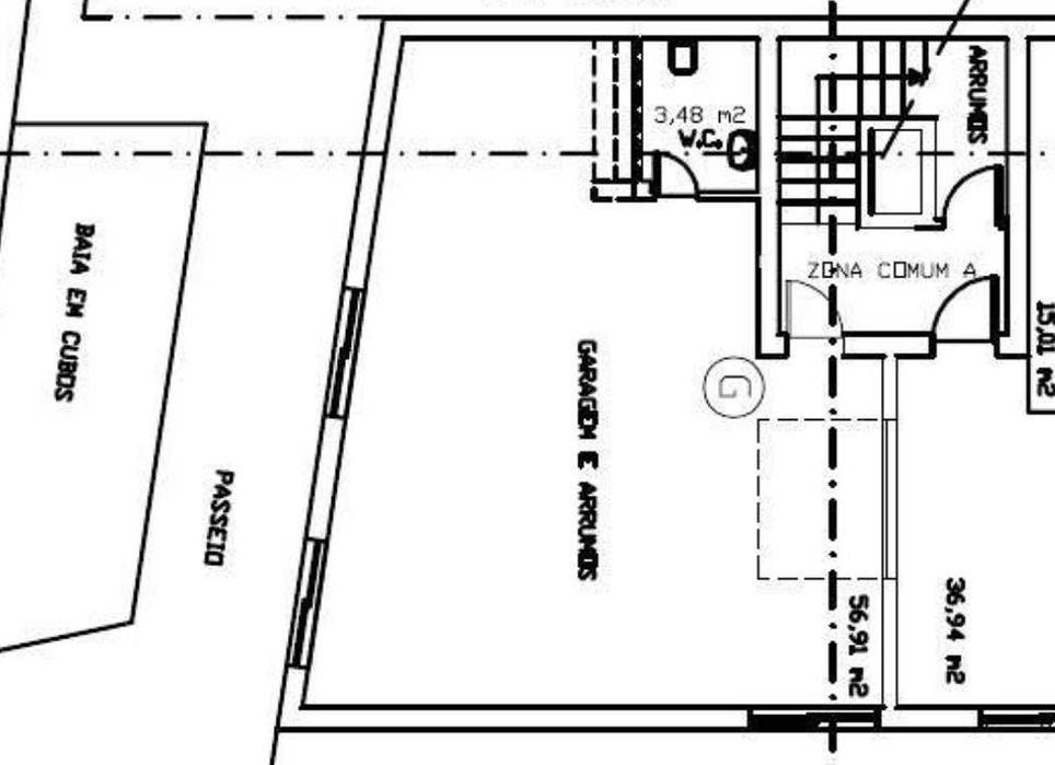 Garagem e Arrumos com WC - 60 m2 - S. Mamede de Infesta (centro)