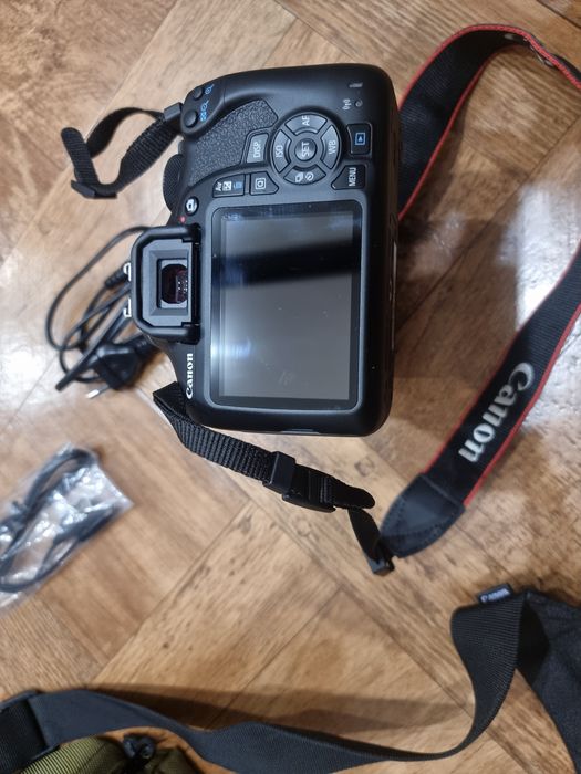 Фотоаппарат Canon EOS-1300D 18-55 IS-II Kit