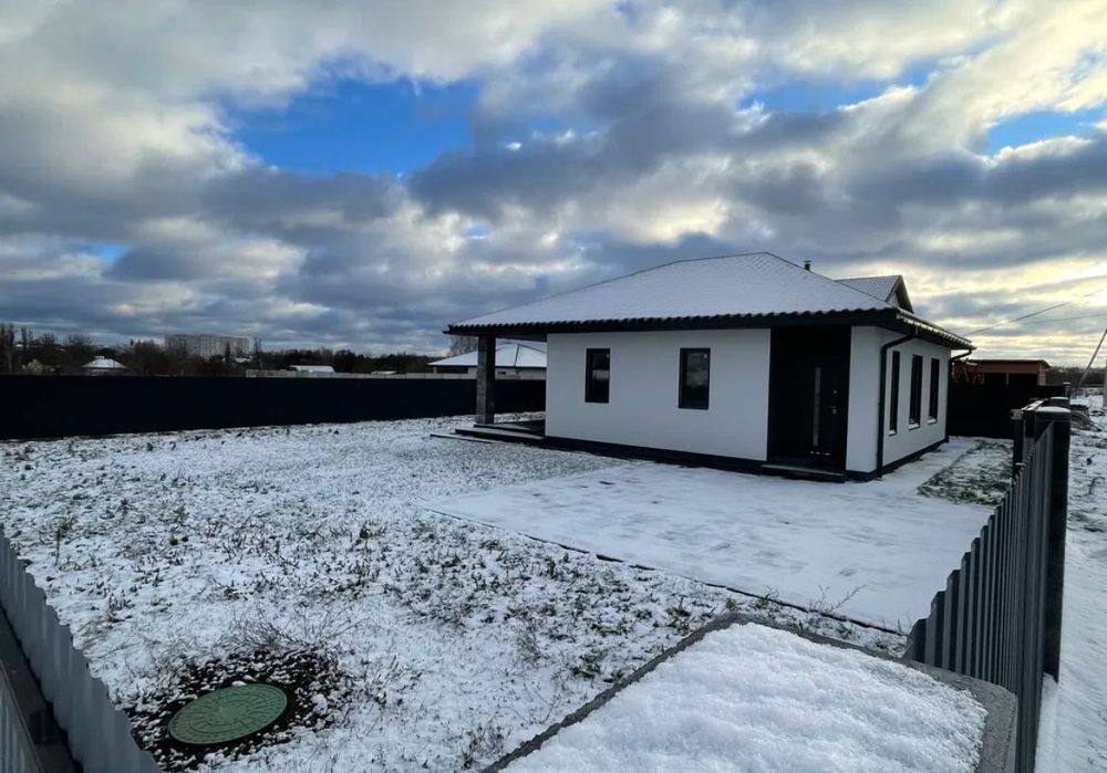 Будинок та ділянка 5,5 соток.