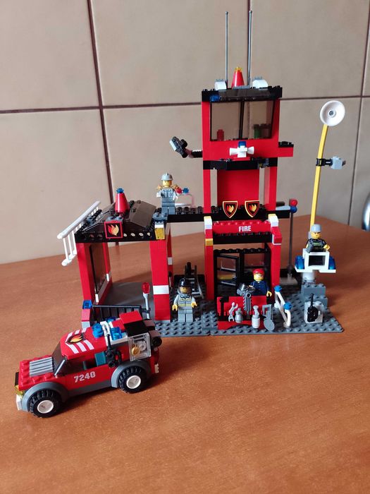 Klocki Lego City 7240-remiza strażacka