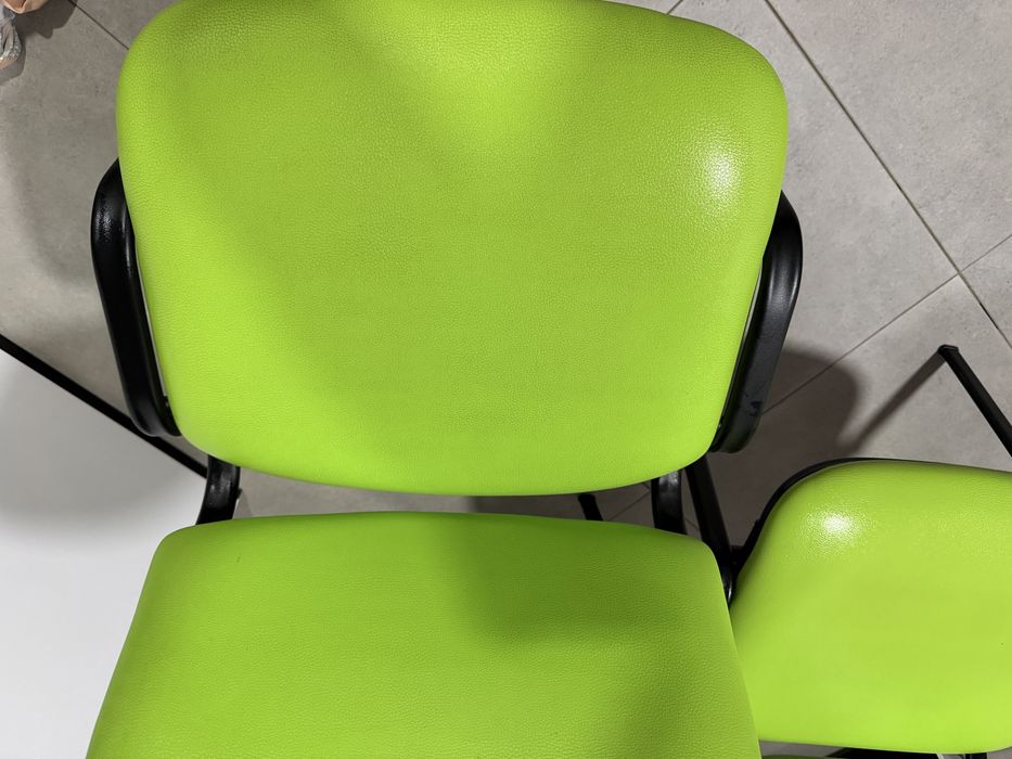 Cadeiras e cadeirão