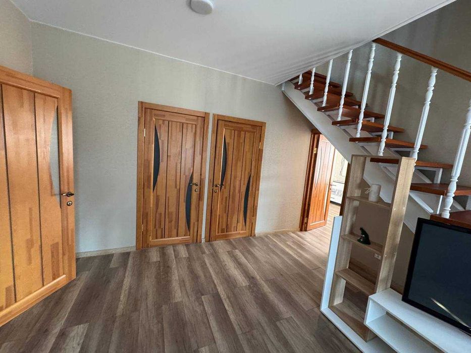 Продам Великий Будинок 166м2  з Ремонтом Виїзд на Киів 10 хв