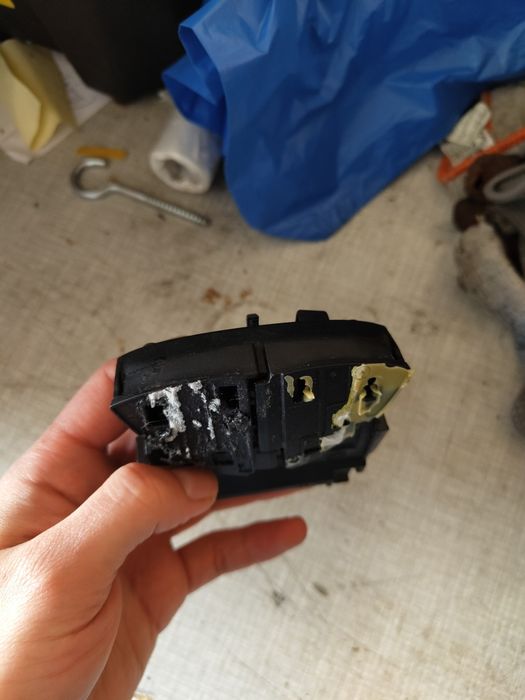 Uchwyt Podłokietnika trójkąt dekor. Mercedes w211