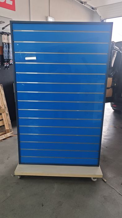 Móvel expositor com iluminação