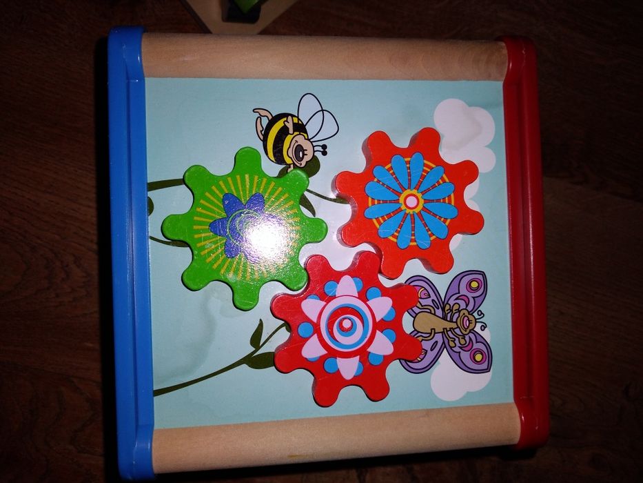 Zabawki dla beżowego dziecka