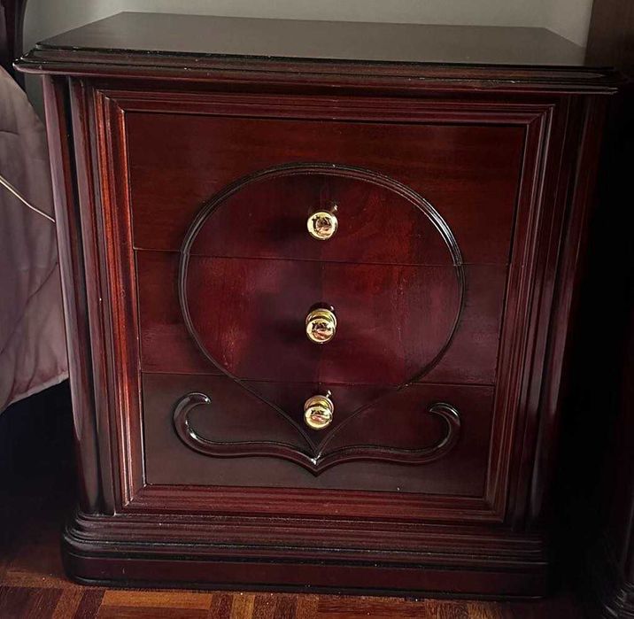 Conjunto de mobília de quarto em Mogno