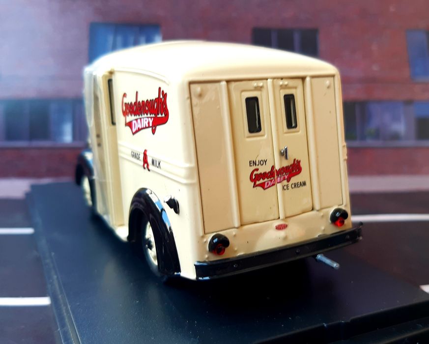 Divco Delivery truck American Heritage Models 1/43
