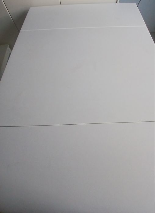 Mesa branca do ikea